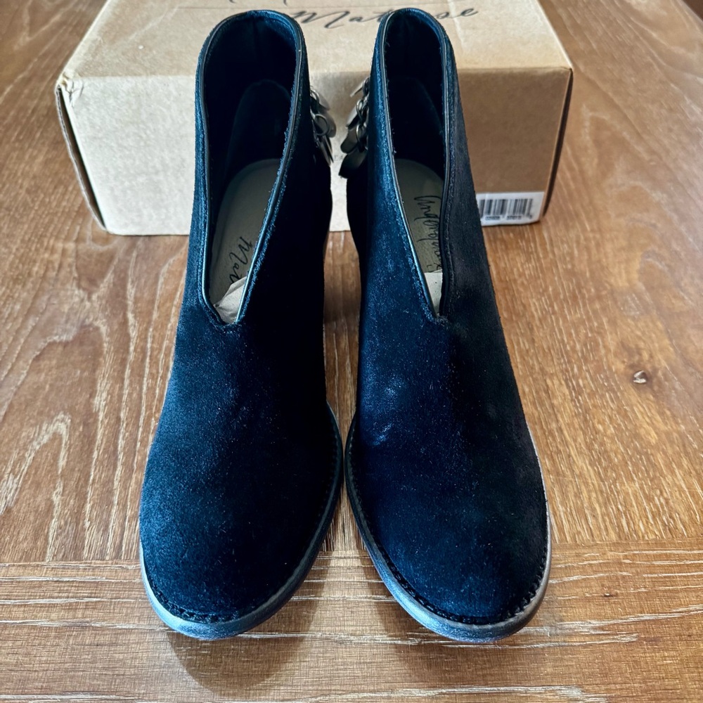 NIB black suede Matisse Understated Double Jay bootie 8.5 - Picture 6 of 14